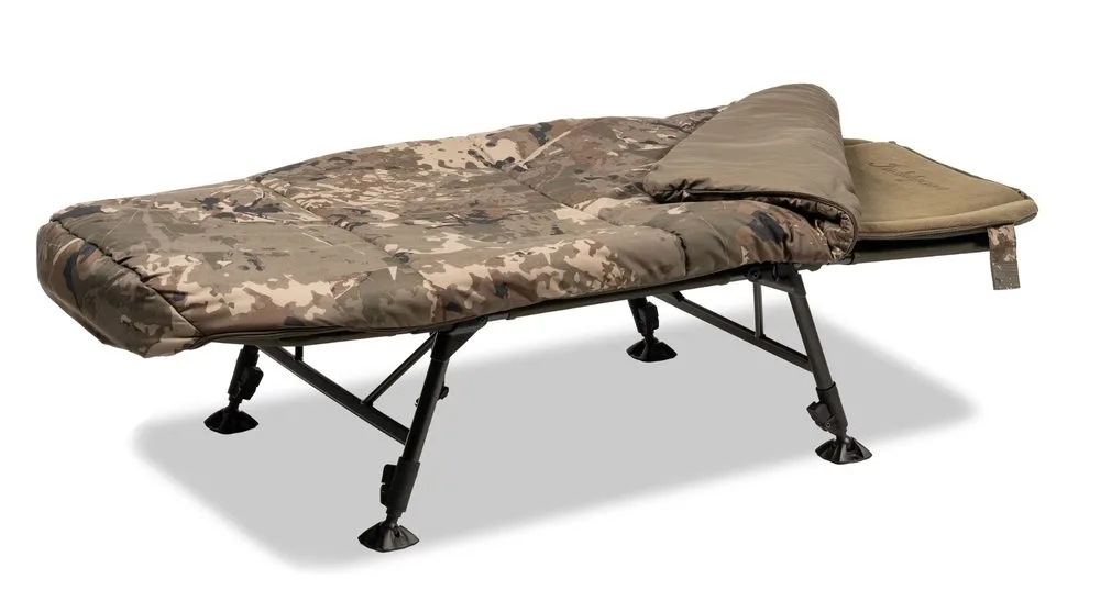 Nash Dětské Rybářské lehátko se spacákem Indulgence 4 Leg Junior Sleep System Camo