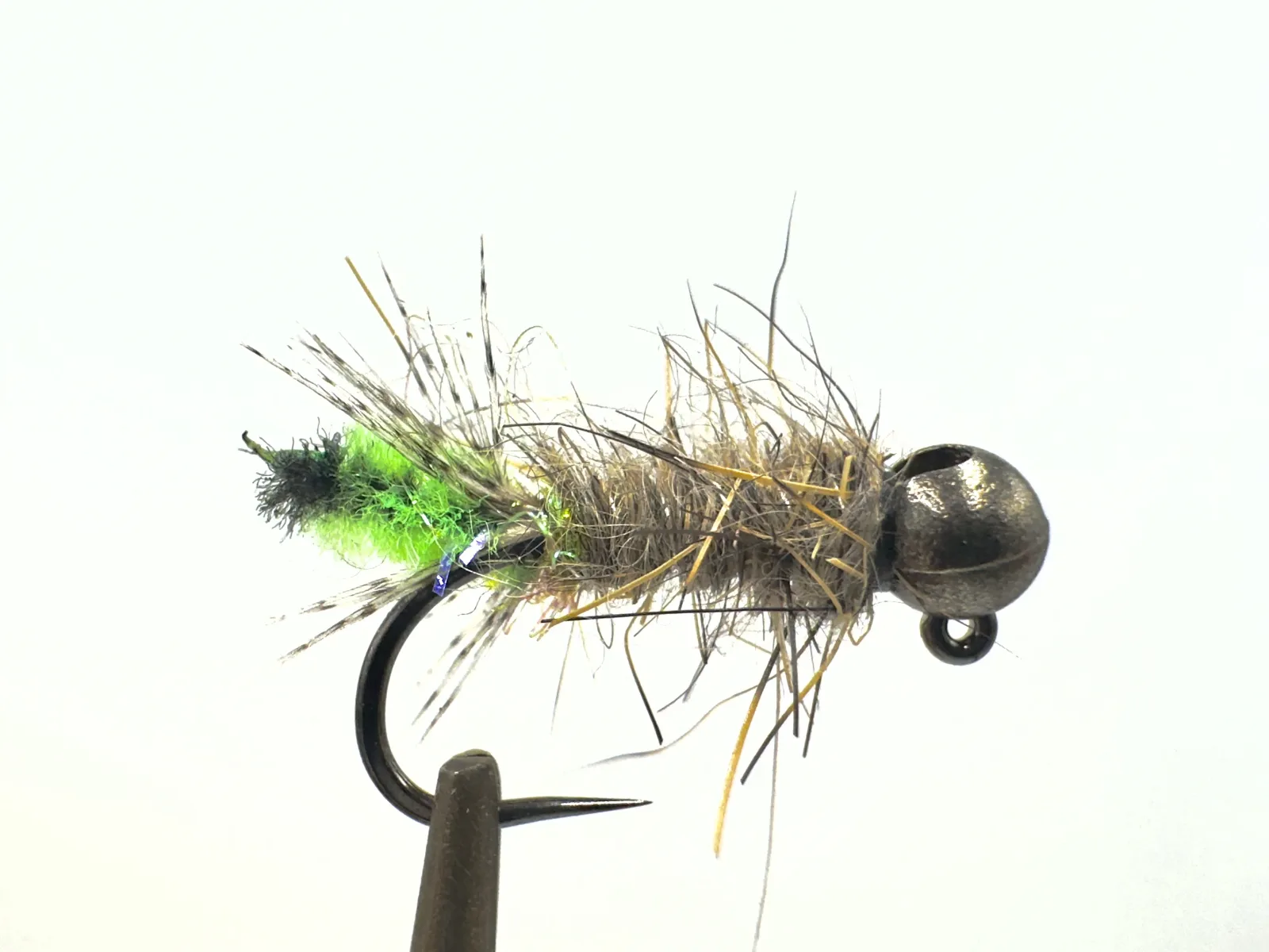 AzFishing Az-Fishing Nymfa s Tungstenovou Hlavou Chrostík ve Schránce Velikost háčku: #14, Průměr Tugnstenu: 3,3mm