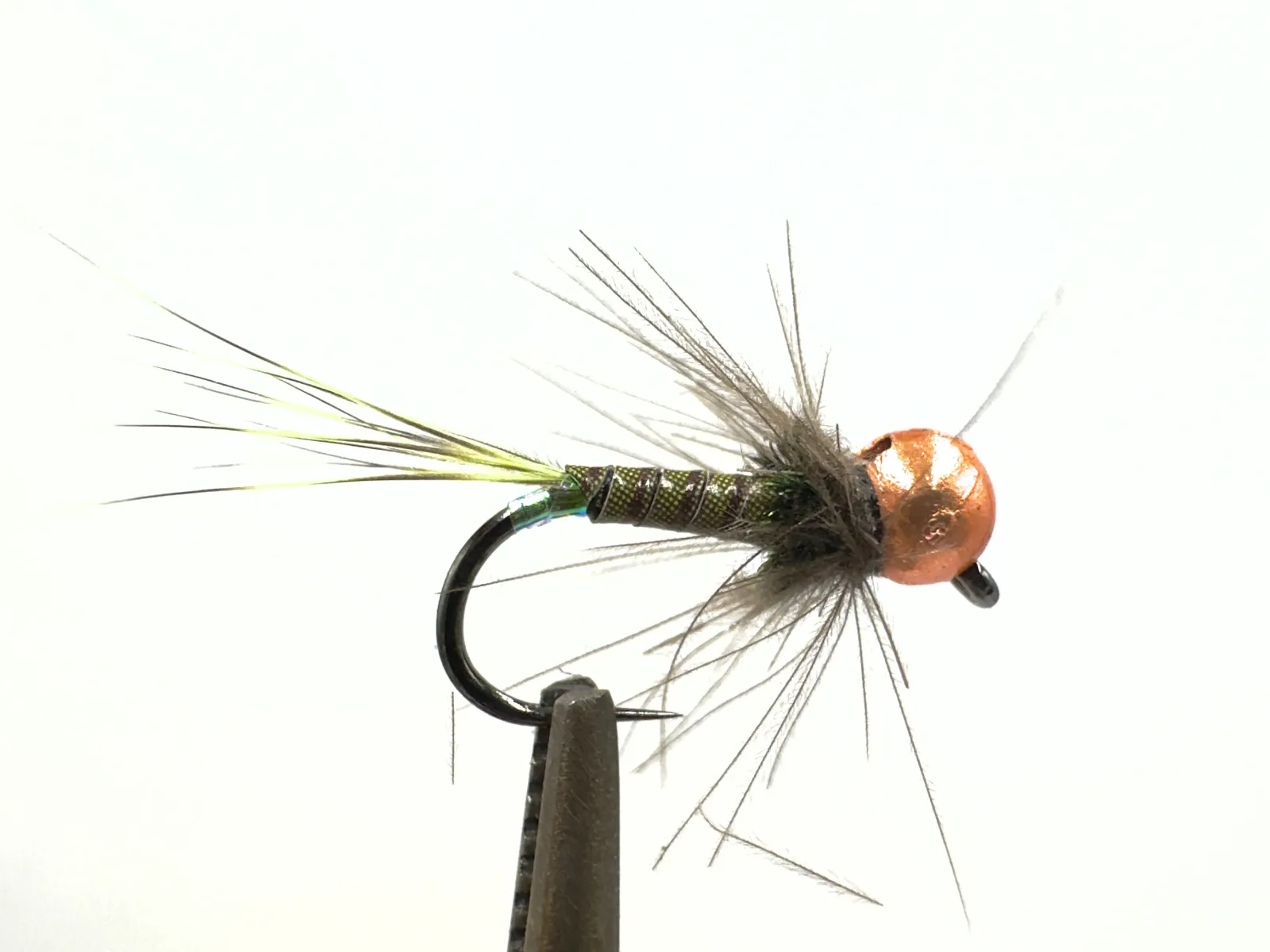 AzFishing AZ-Fishing Nymfa s Tungstenovou Hlavou Quill Olive Velikost háčku: #12, Průměr Tugnstenu: 3,8mm