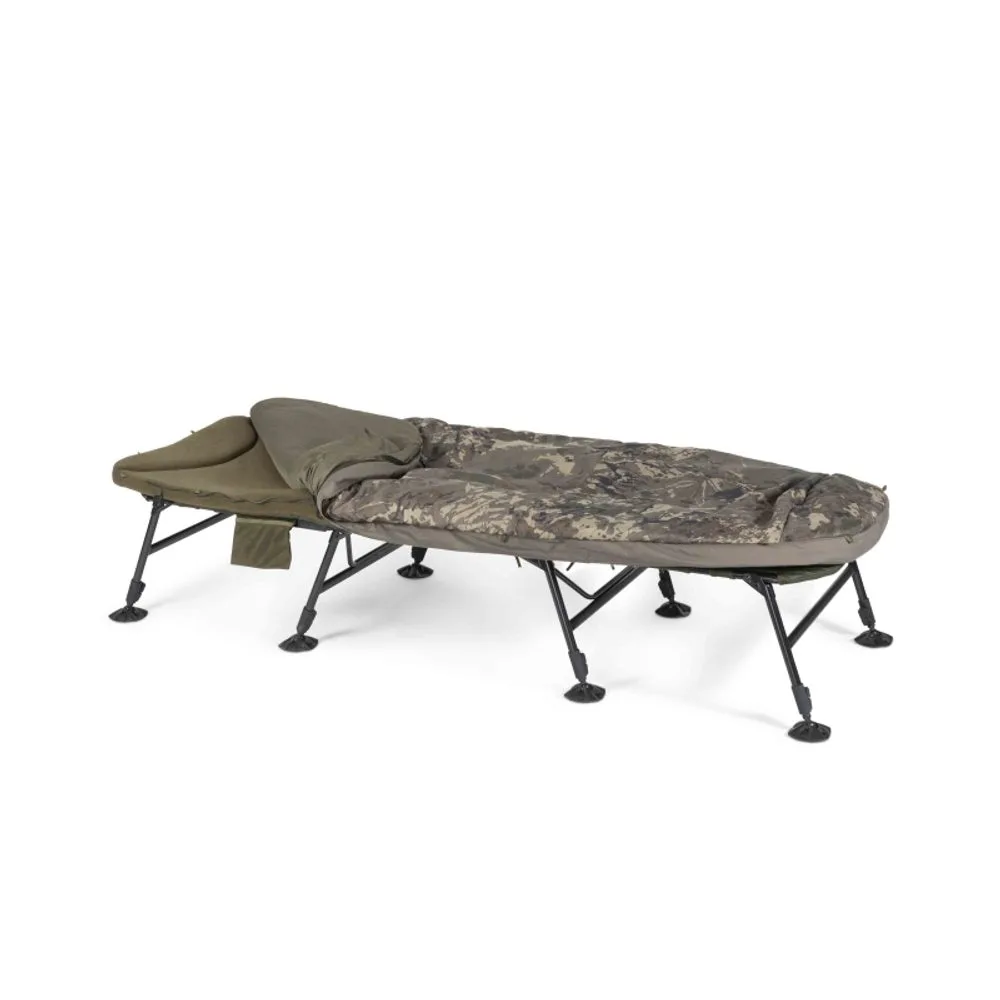 Nash Rybářské lehátko se spacákem Indulgence HD40 8 Leg Sleep System Camo