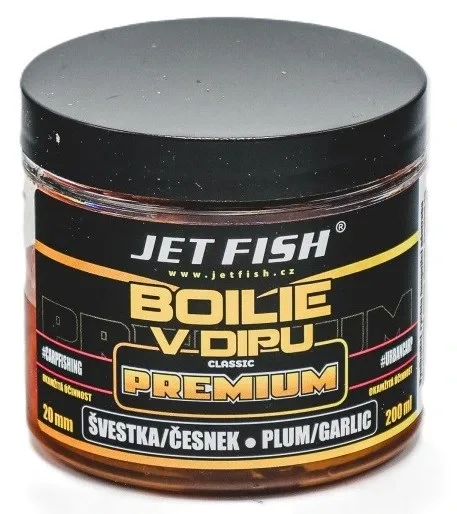 Jet Fish Boilie V Dipu Premium Classic Švestka Česnek 200ml Průměr: 20mm